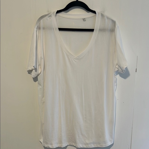 American Tall Men’s Short Sleeve White V-neck T-shirt  Z9* - Picture 1 of 5